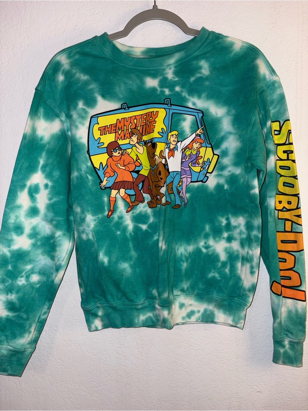 Nickelodeon Scooby-Doo Teal Tie-Dye Crewneck with Mystery Machine Graphic